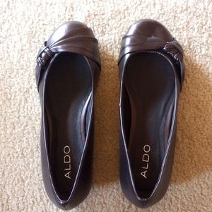 Aldo Brown Flats size 7 brand new. Slight heel, 1 inch